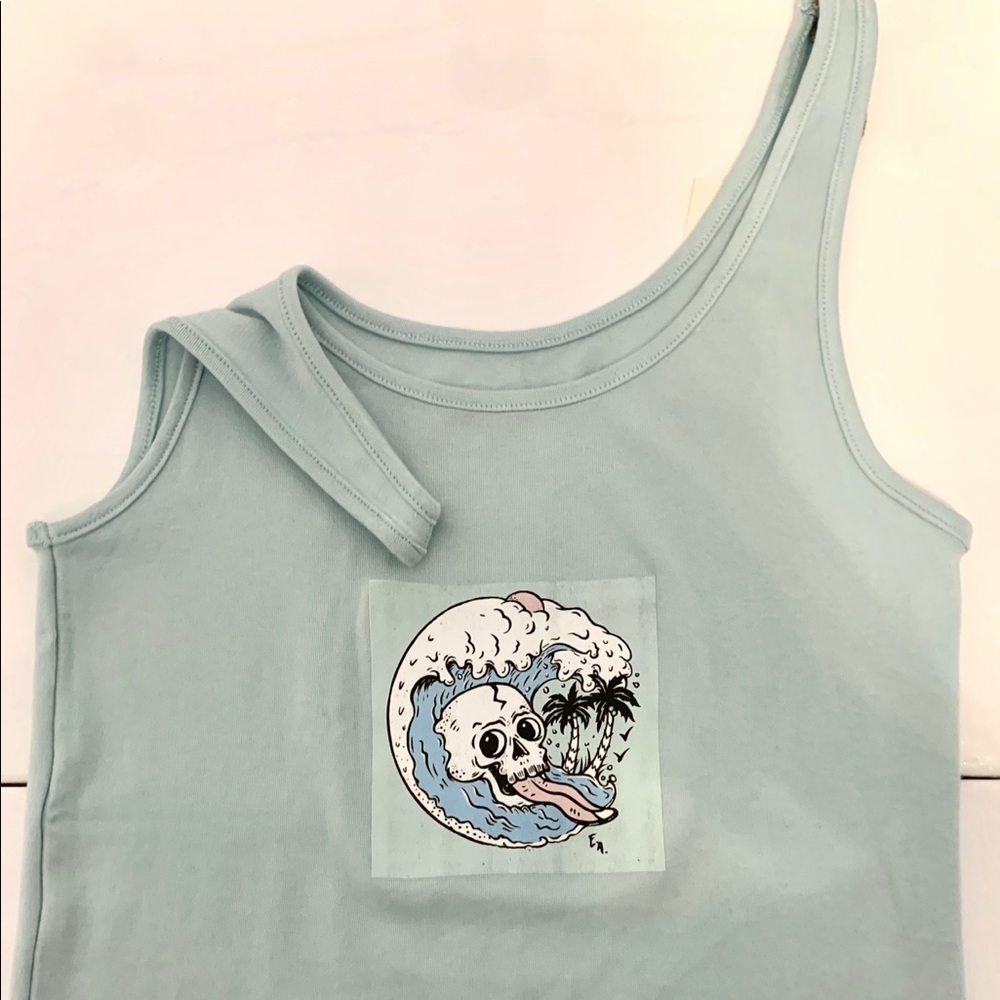 Skull wave tank top